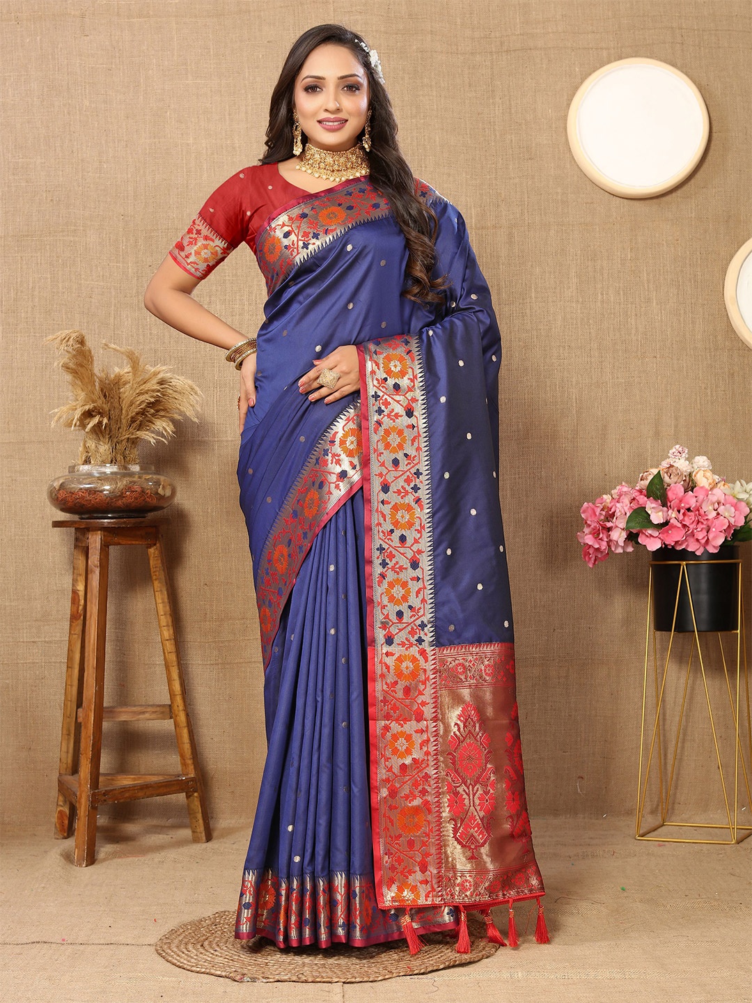 bansari textiles Ethnic Motif Woven Design Patola Zari Saree, Navy blue