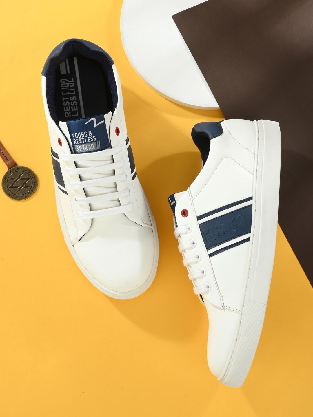 

SPYKAR Men Textured Comfort Insole Contrast Sole Lace-Ups Sneakers, White