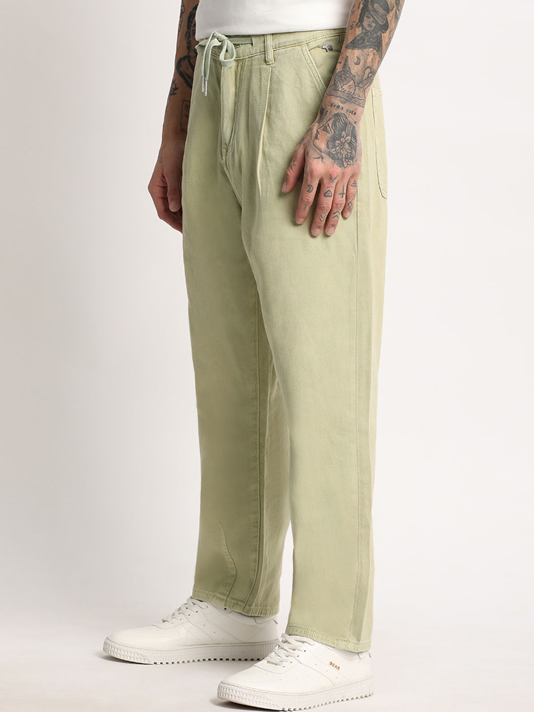 

THE BEAR HOUSE Men Straight Fit Clean Look Pure Cotton Jeans, Green