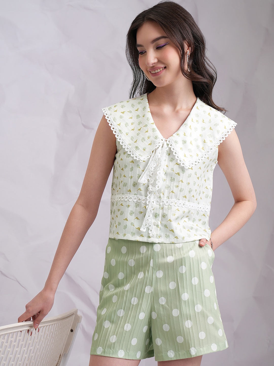 

Tokyo Talkies Lace Trimmed Crop Shirt & Shorts Co-Ords, Green