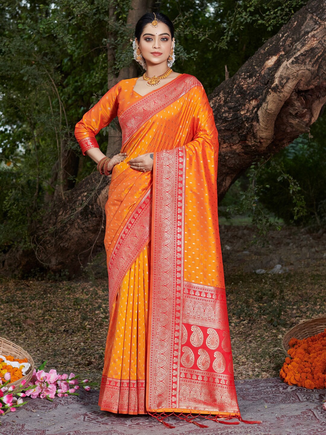 

SANGAM PRINTS Woven Design Zari Saree, Mustard