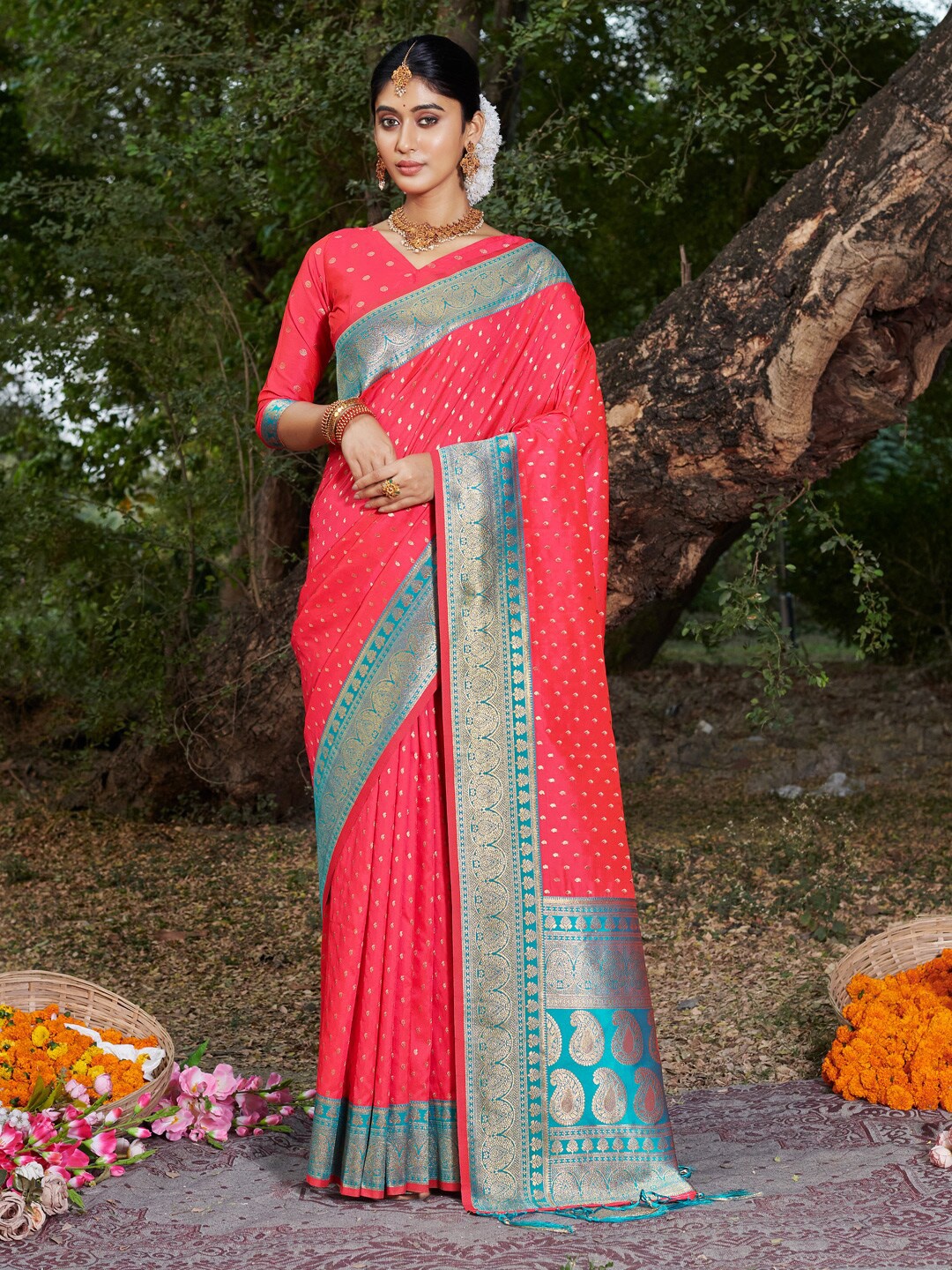 

SANGAM PRINTS Woven Design Zari Saree, Pink