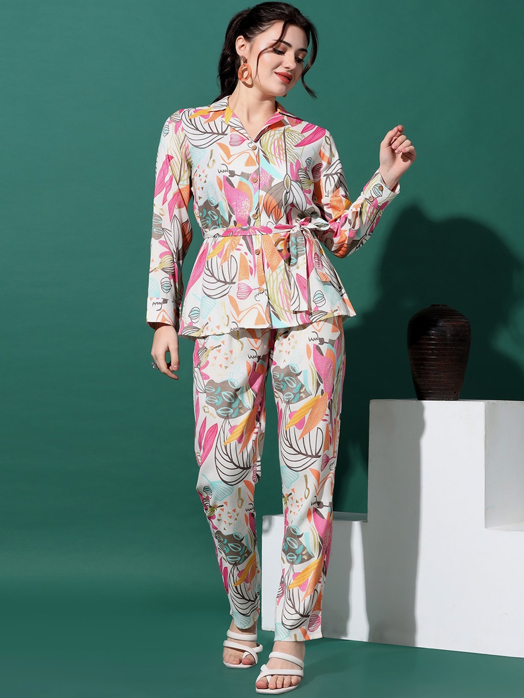 

FASHION DREAM Floral Printed Shirt Collar Shirt With Trousers, White