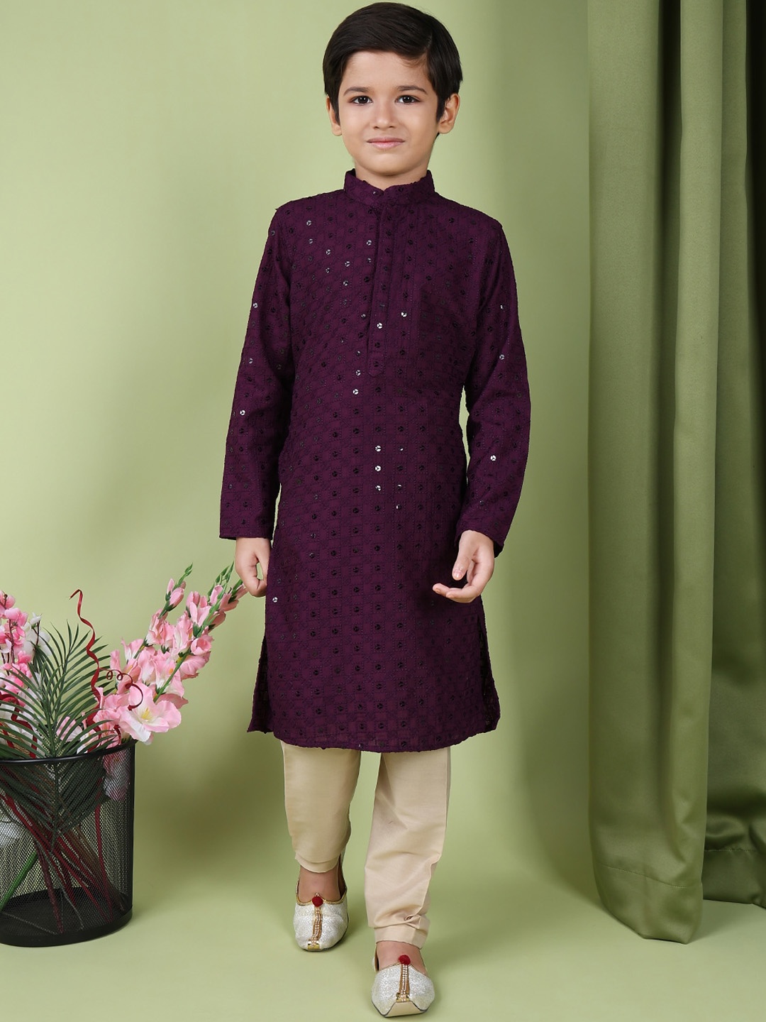 

TABARD Boys Embroidered Regular Sequinned Pure Cotton Kurta with Trousers, Purple