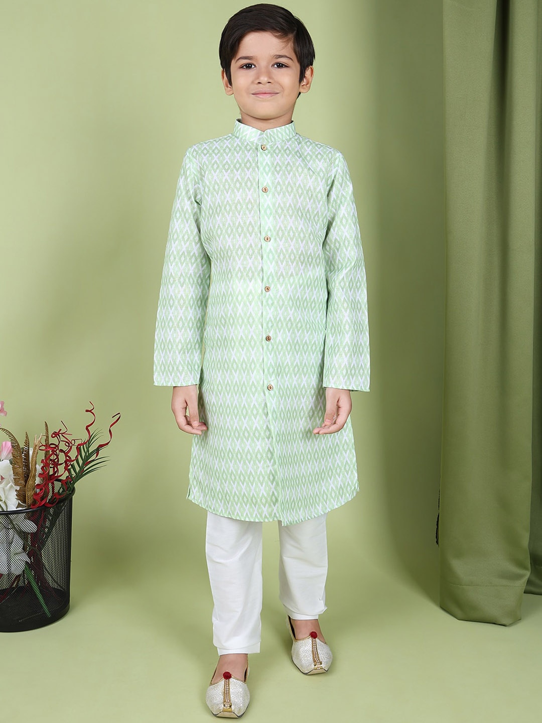 

TABARD Boys Printed Regular Pure Cotton Kurta with Pyjamas, Green