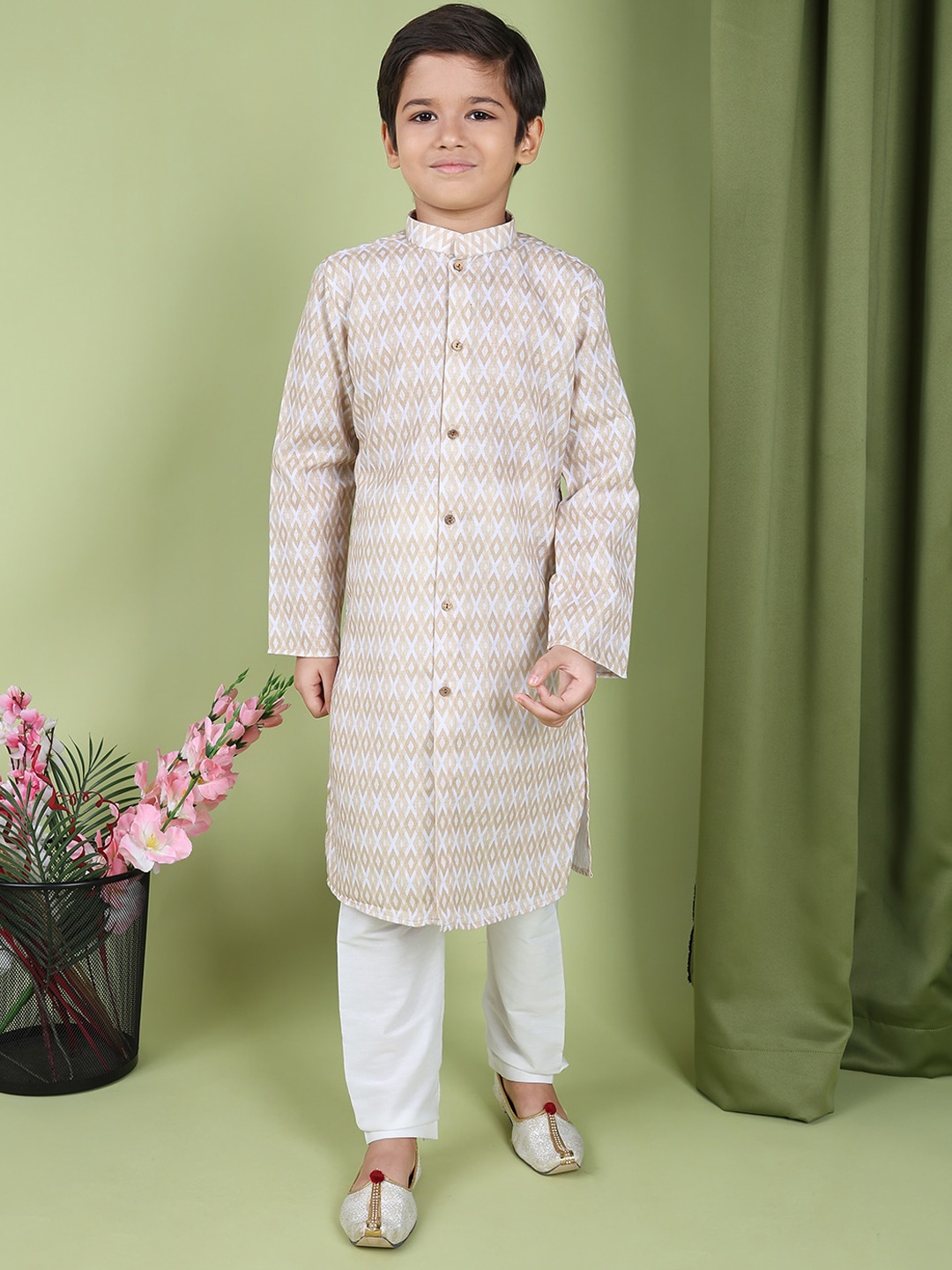 

TABARD Boys Printed Regular Pure Cotton Kurta with Churidar, Beige