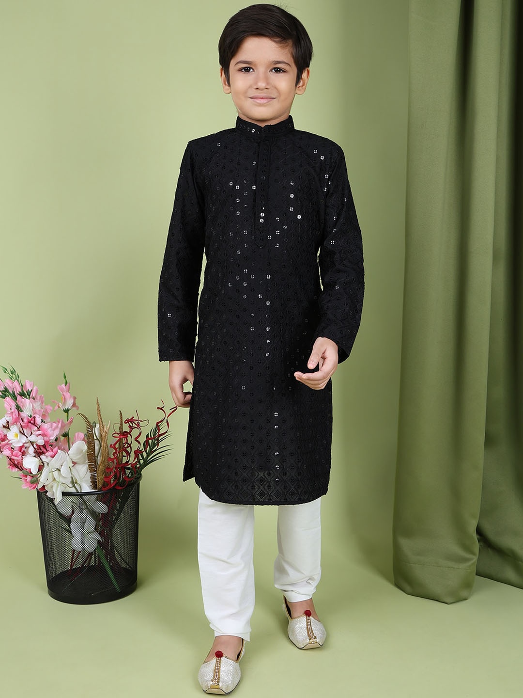 

TABARD Boys Embroidered Regular Pure Cotton Kurta with Salwar, Black