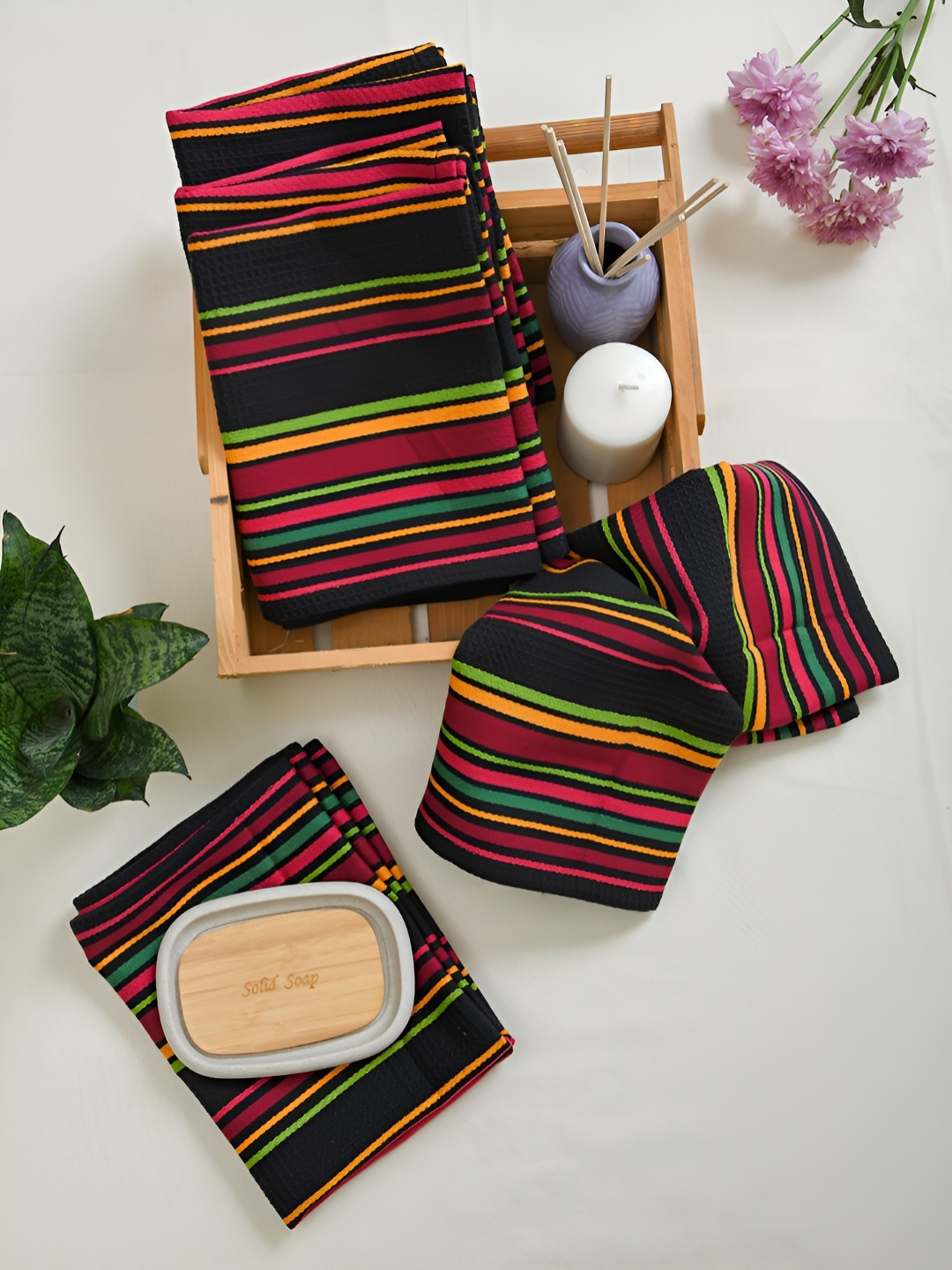 

Ratan Cart 6-Pcs Maroon & Yellow Printed Hand Towels