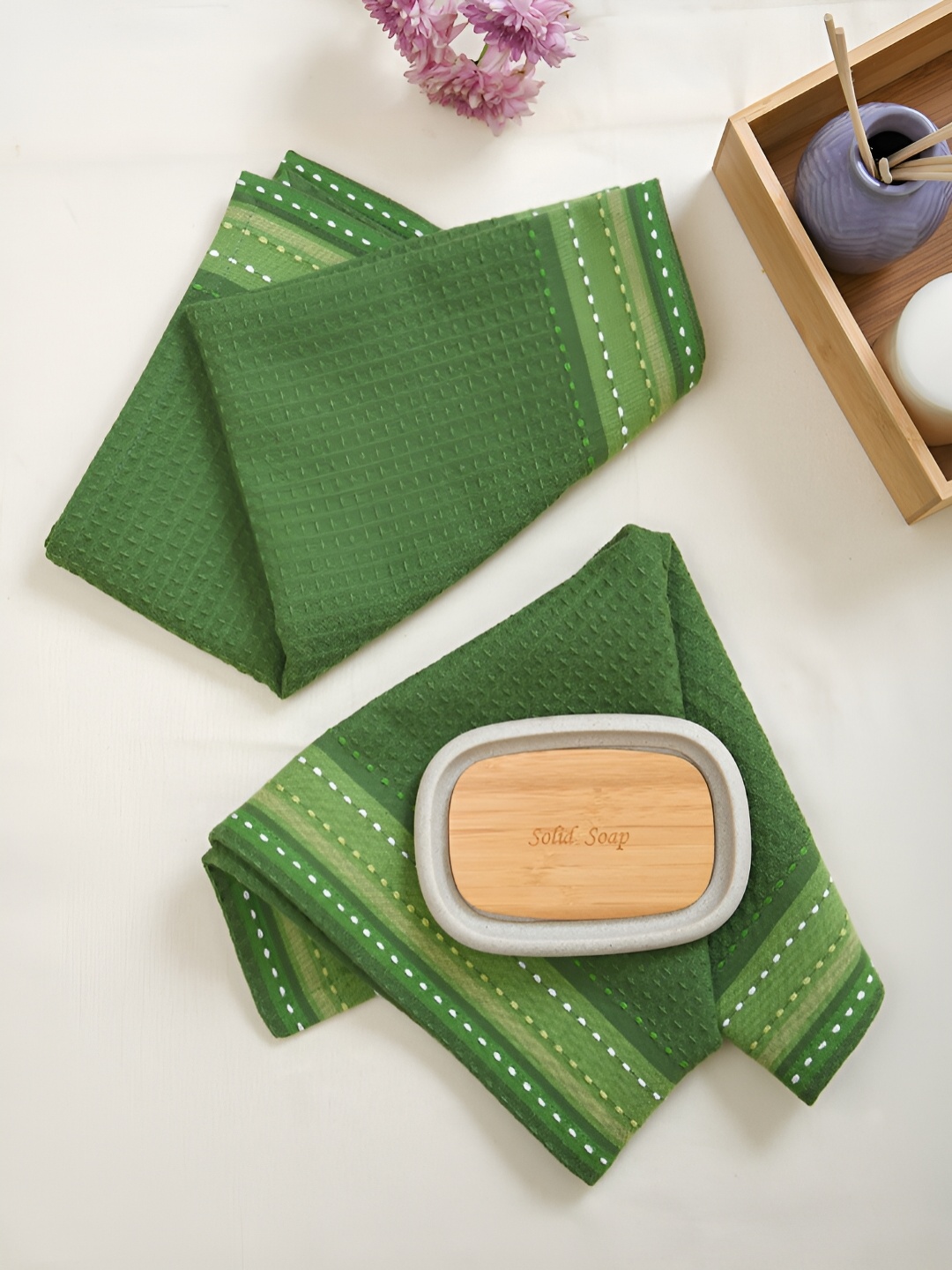

TARAN LIVING 2-Pcs Green Textured Hand Towel