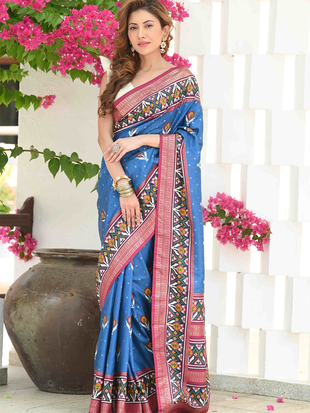 BEATITUDE Floral Printed Patola Saree, Blue