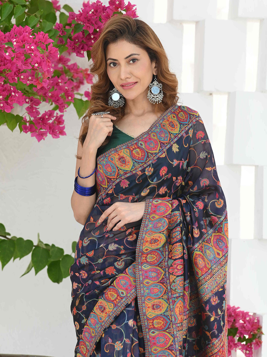 

BEATITUDE Floral Printed Zari Saree, Blue