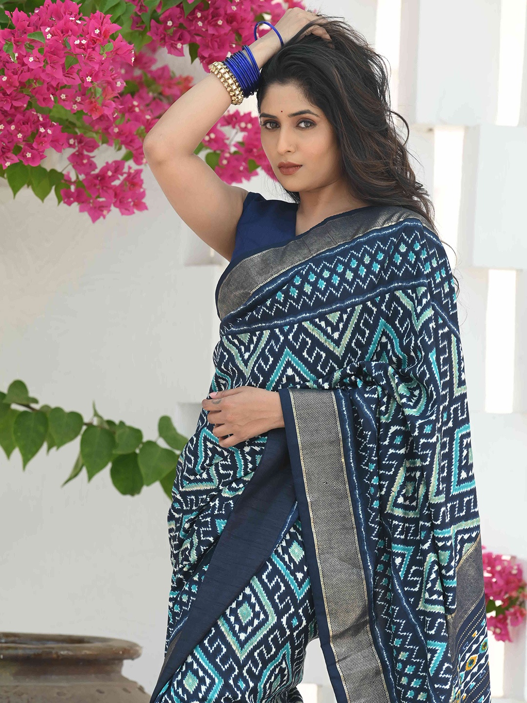 

BEATITUDE Abstract Printed Zari Saree, Blue