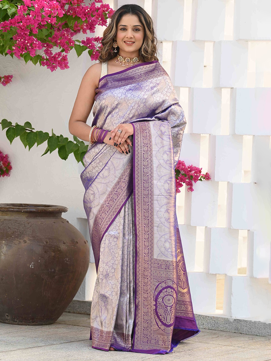 

BEATITUDE Ethnic Motifs Woven Design Zari Kanjivaram Saree, Grey