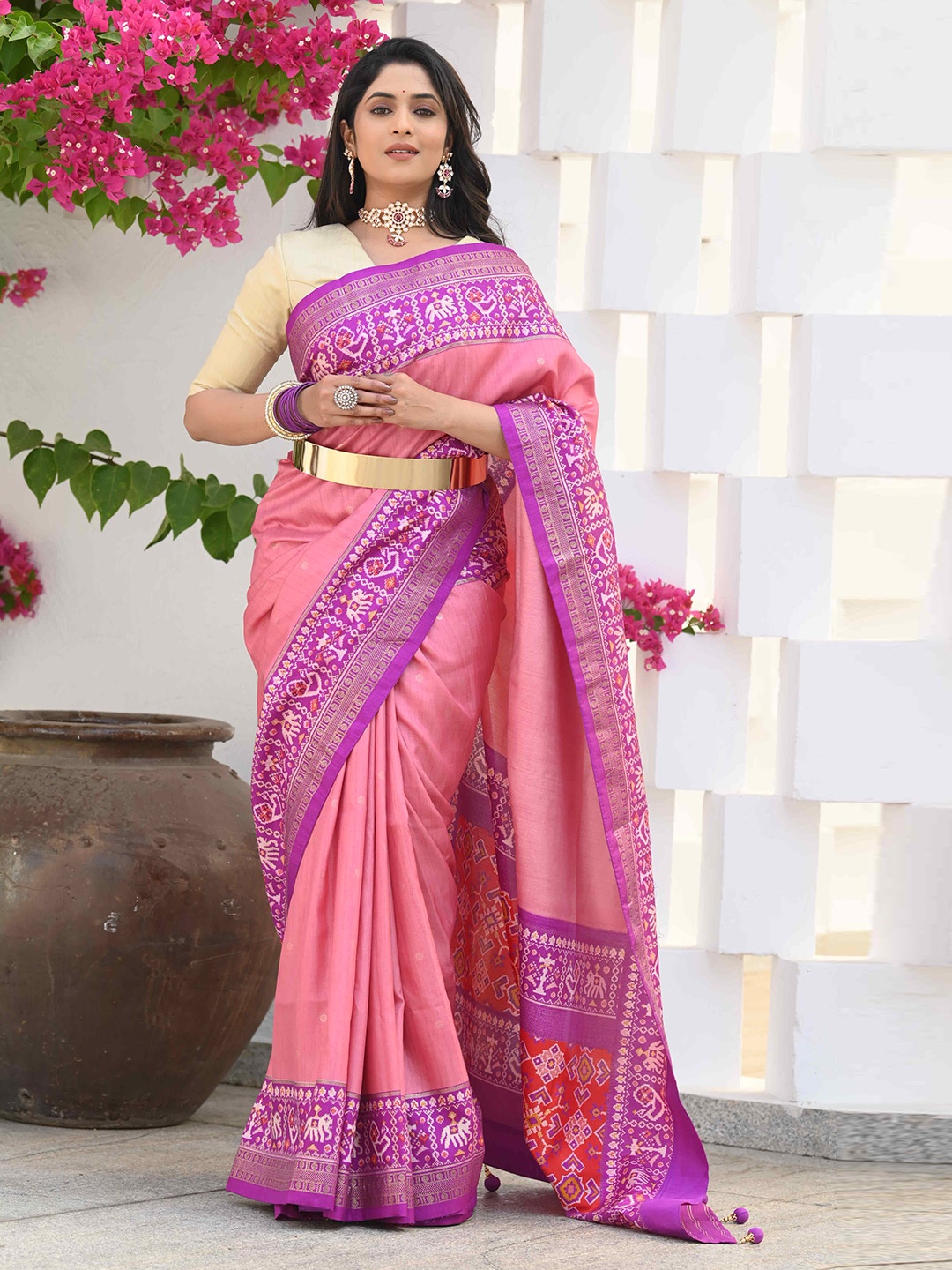 BEATITUDE Ethnic Motifs Woven Design Zari Saree, Pink