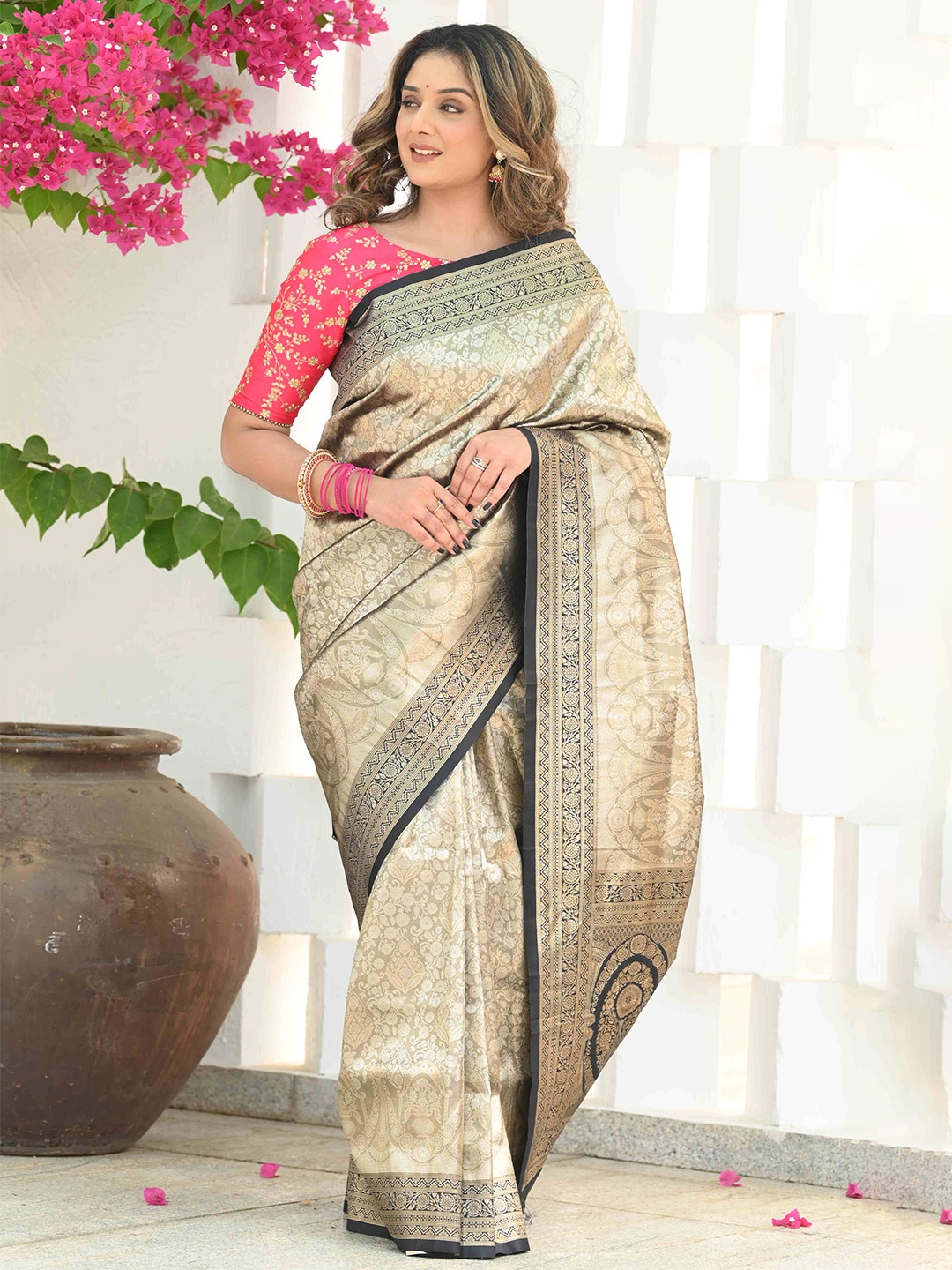 

BEATITUDE Ethnic Motif Woven Design Zari Saree, Cream