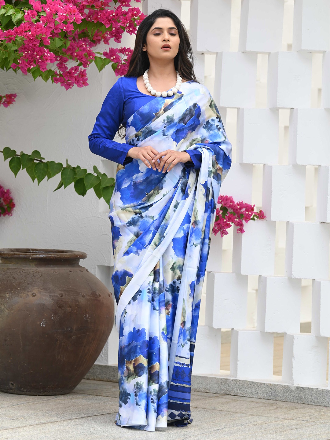 

BEATITUDE Floral Printed Satin Saree, White