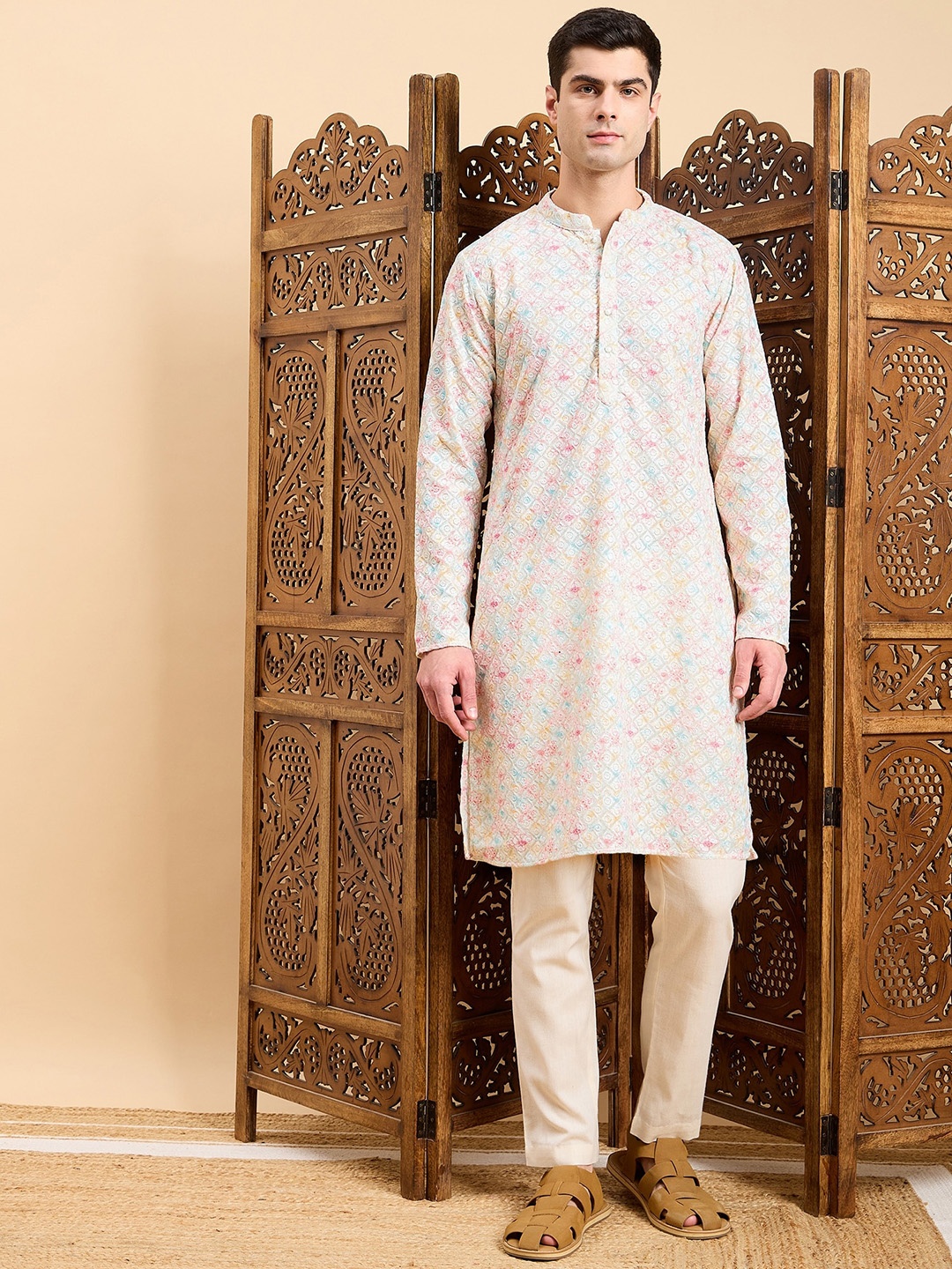 

Inddus Geometric Embroidered Mandarin Collar Straight Kurta, Off white