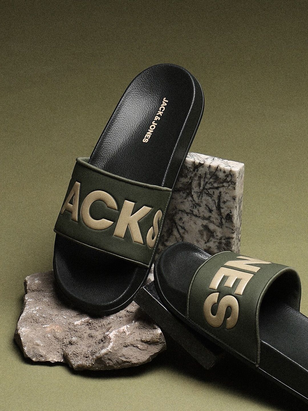 

Jack & Jones Men Printed Sliders, Green