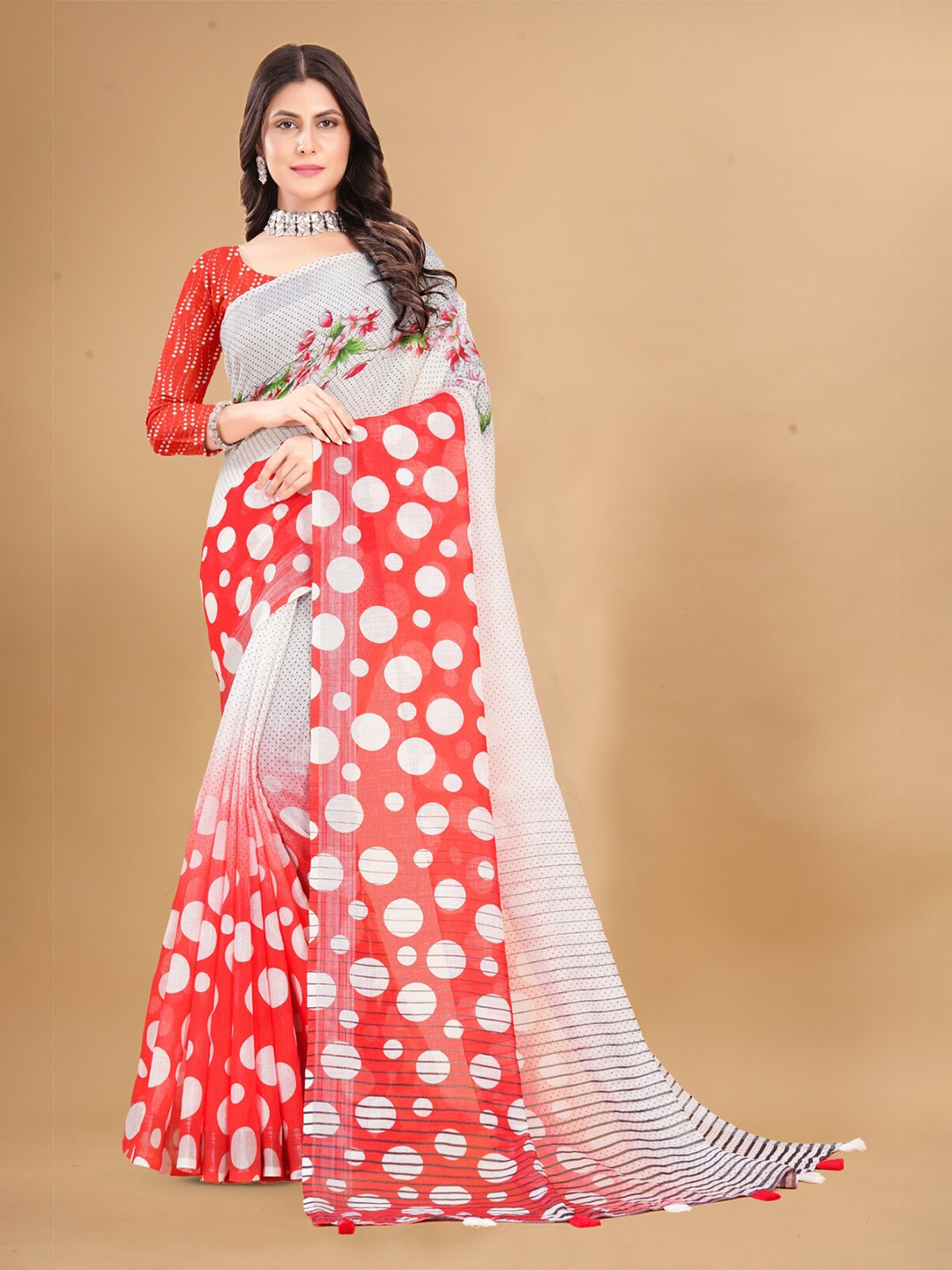 

Inithi Polka Dots Printed Saree, White