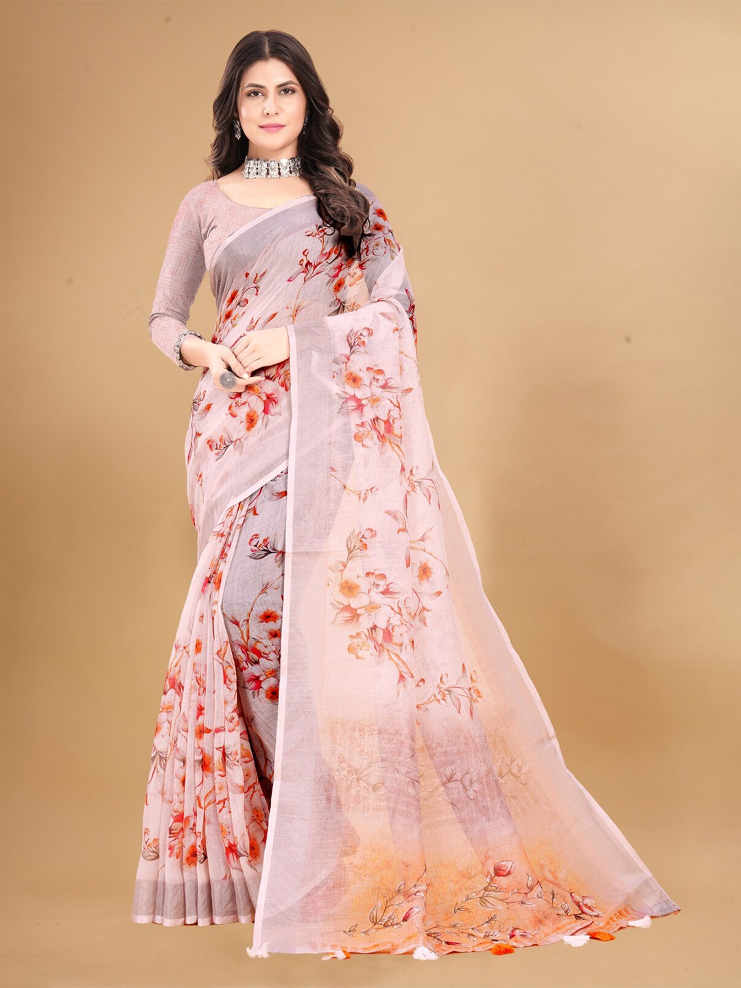

Inithi Floral Printed Saree, Peach
