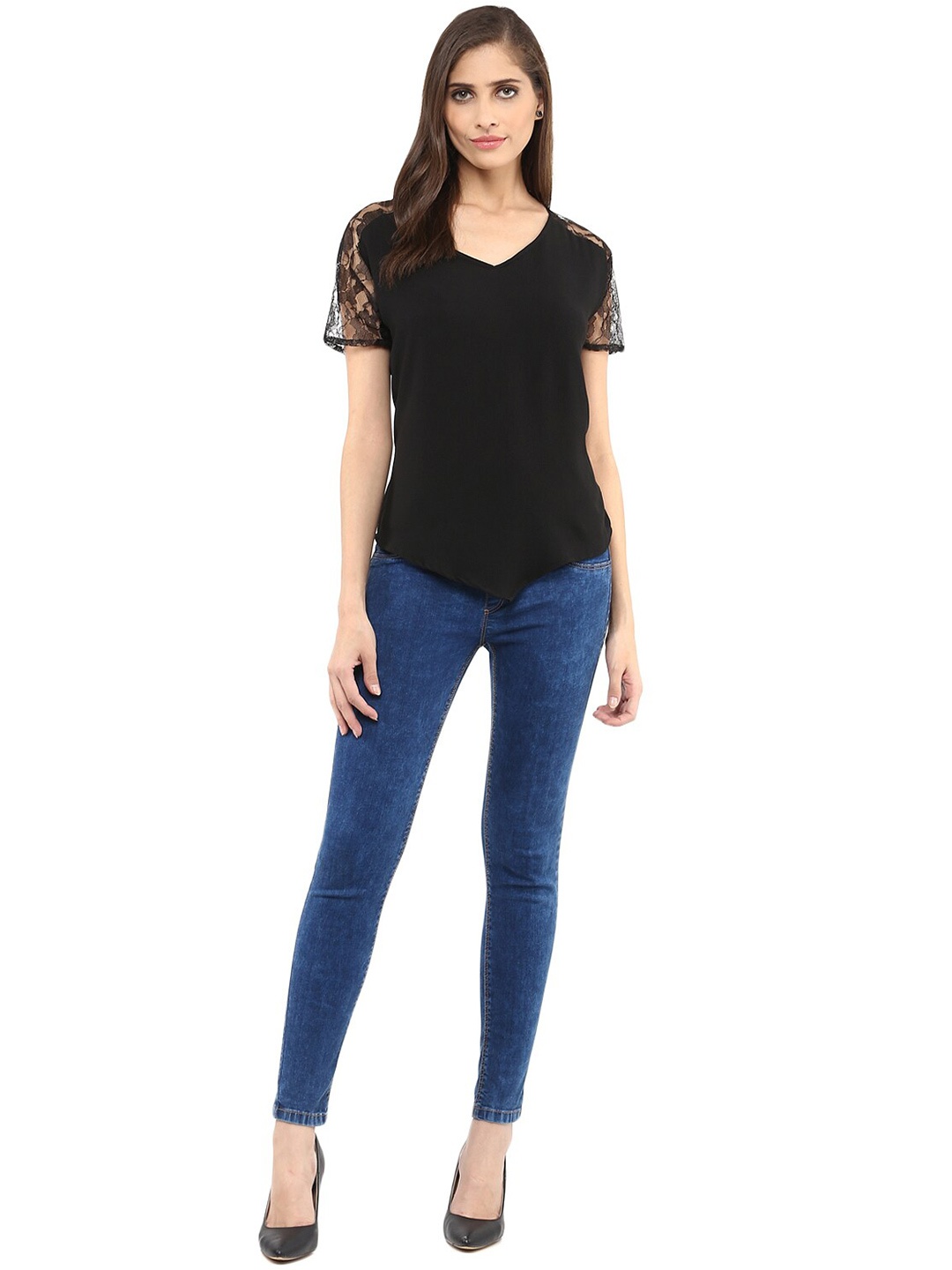 

Zima Leto Lace Inserted Detail V-Neck Short Sleeves V-Cut Top, Black