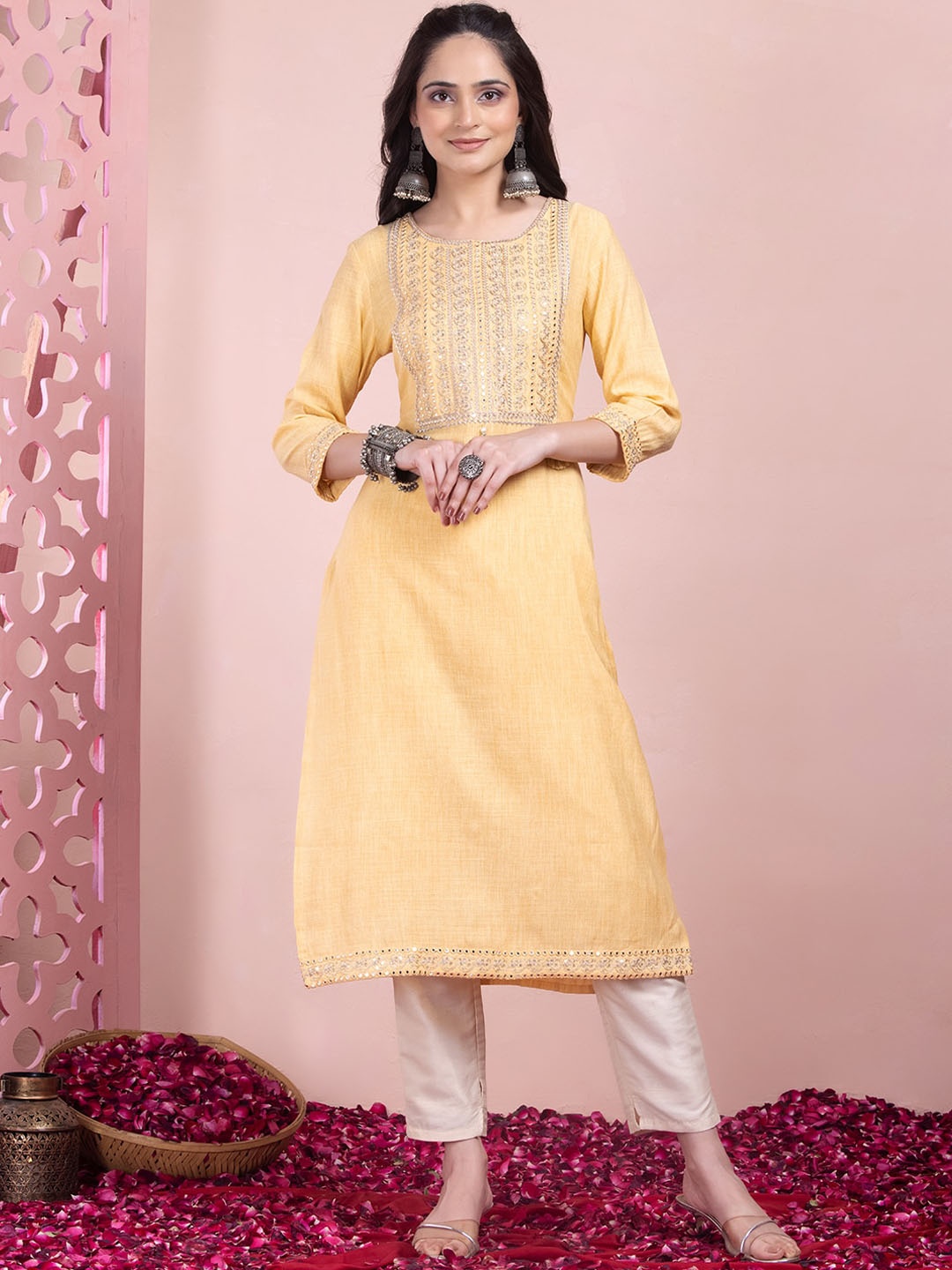 

INDYA Round Neck Embroidered Straight Kurta, Yellow