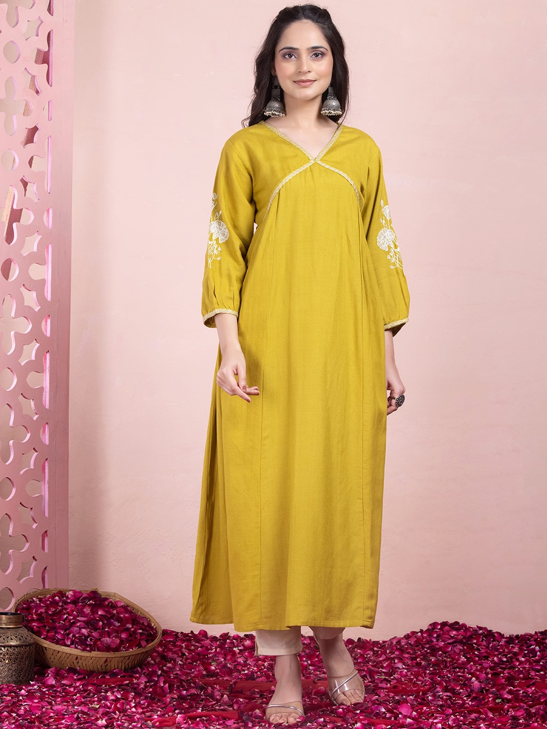 

INDYA Embroidered Cotton A-Line Kurta, Green