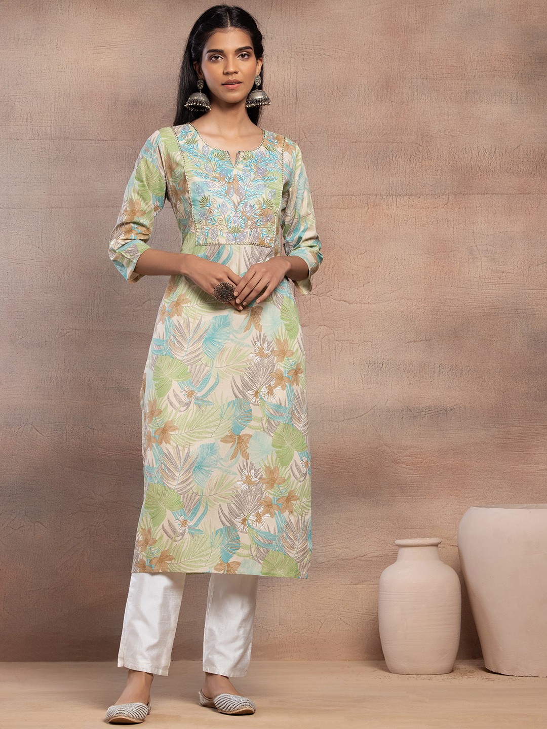 

INDYA Notch Neck Botanical-Printed Straight Kurta, Green