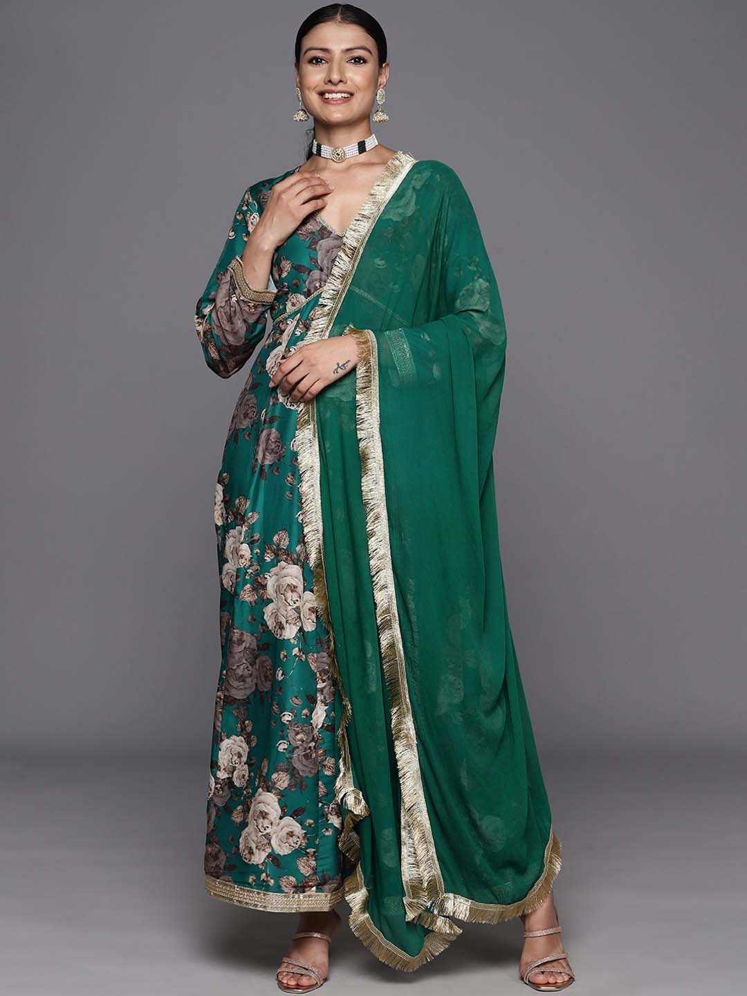 

Mitera Floral Printed V-Neck Long Sleeves Mirror Work Cotton Kurta, Green