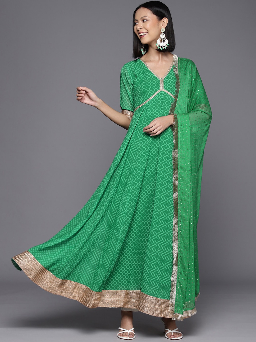 

Mitera Striped V-Neck Short Sleeves Anarkali Kurta, Green