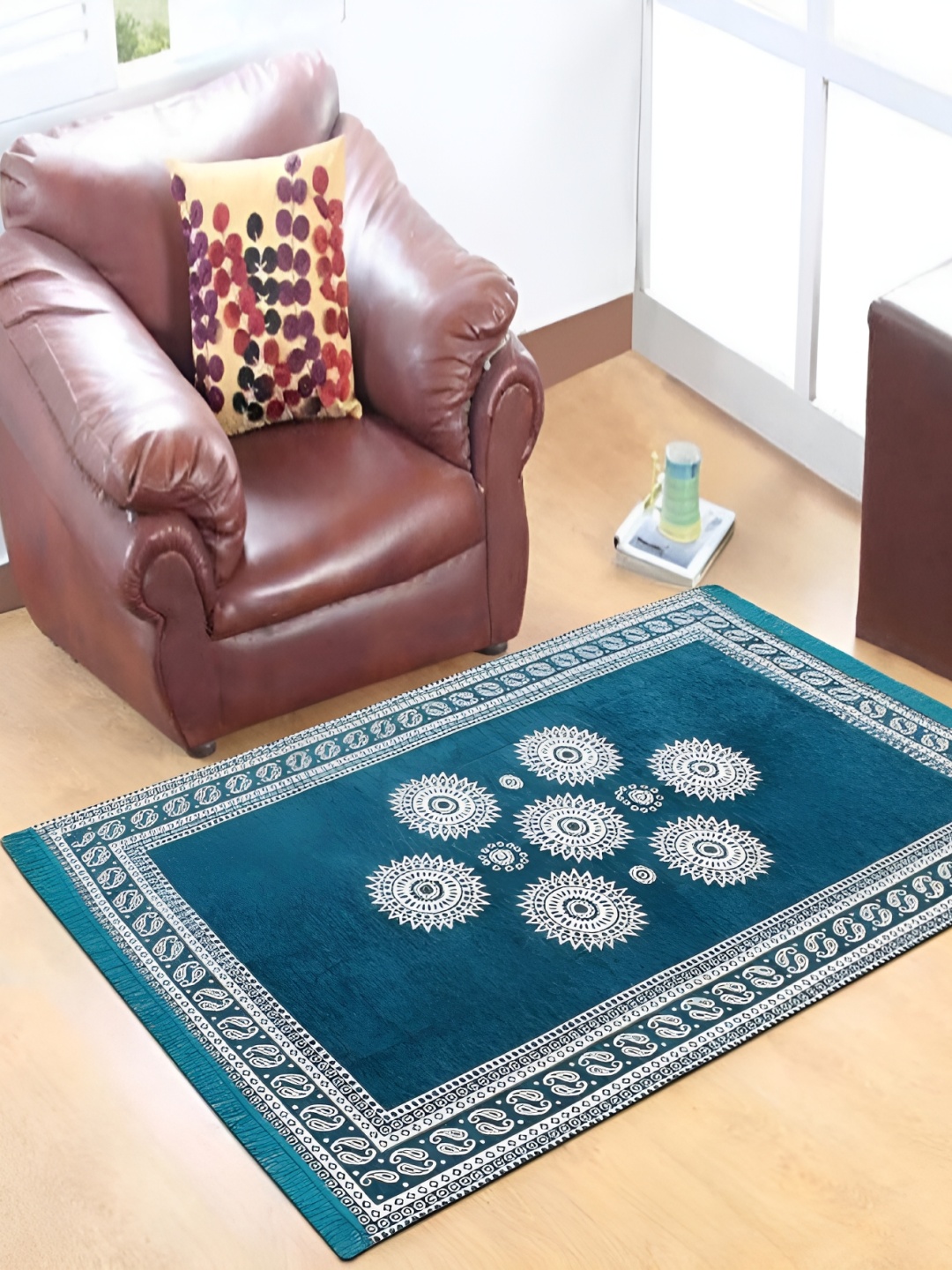 

ZESTURE Blue & White Floral Printed Carpet