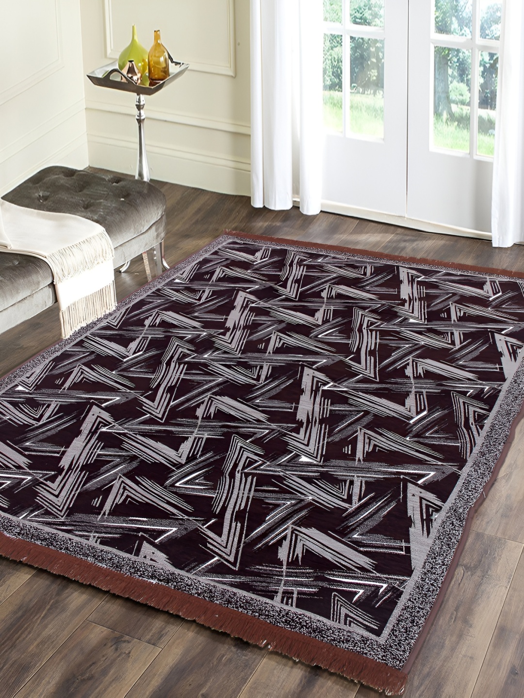 

ZESTURE Brown Geometric Regular Carpet