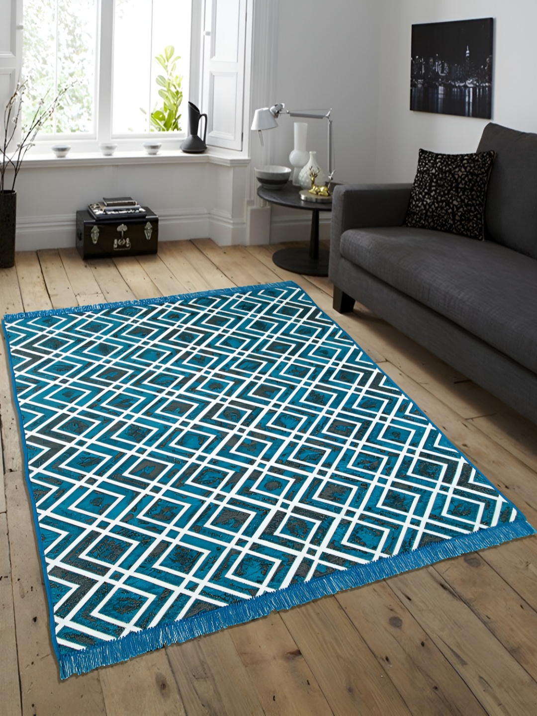 

ZESTURE Blue & White Geometric Printed Carpet