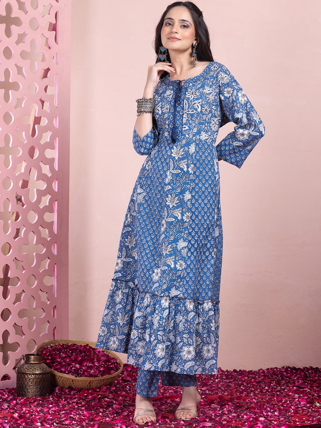 

INDYA Embroidered Pure Cotton Kurta Set, Blue