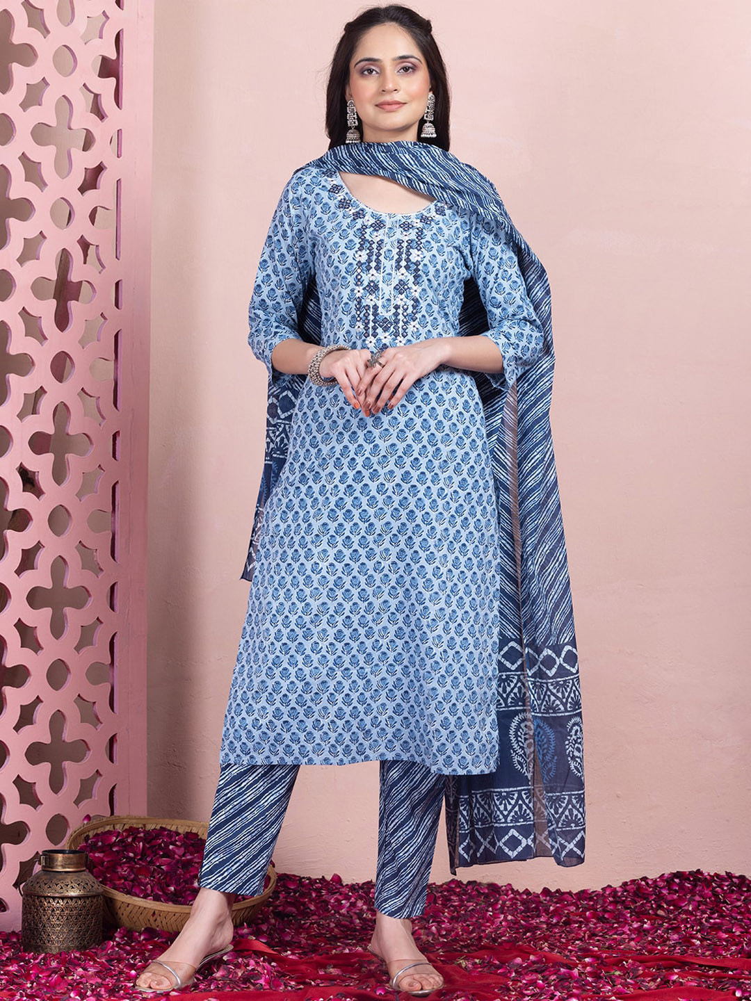 

INDYA Floral-Printed Pure-Cotton A-Line Kurta With Trouser & Dupatta, Blue