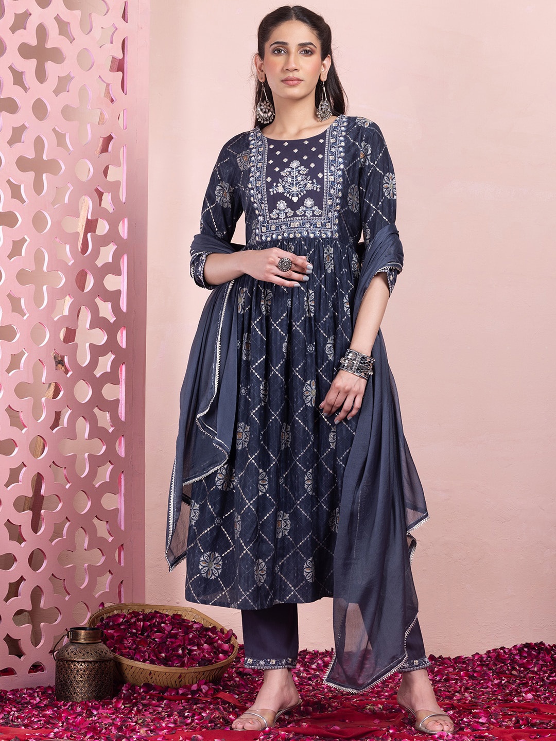

INDYA Geometric Printed A-line Kurta With Trouser & Dupatta, Blue