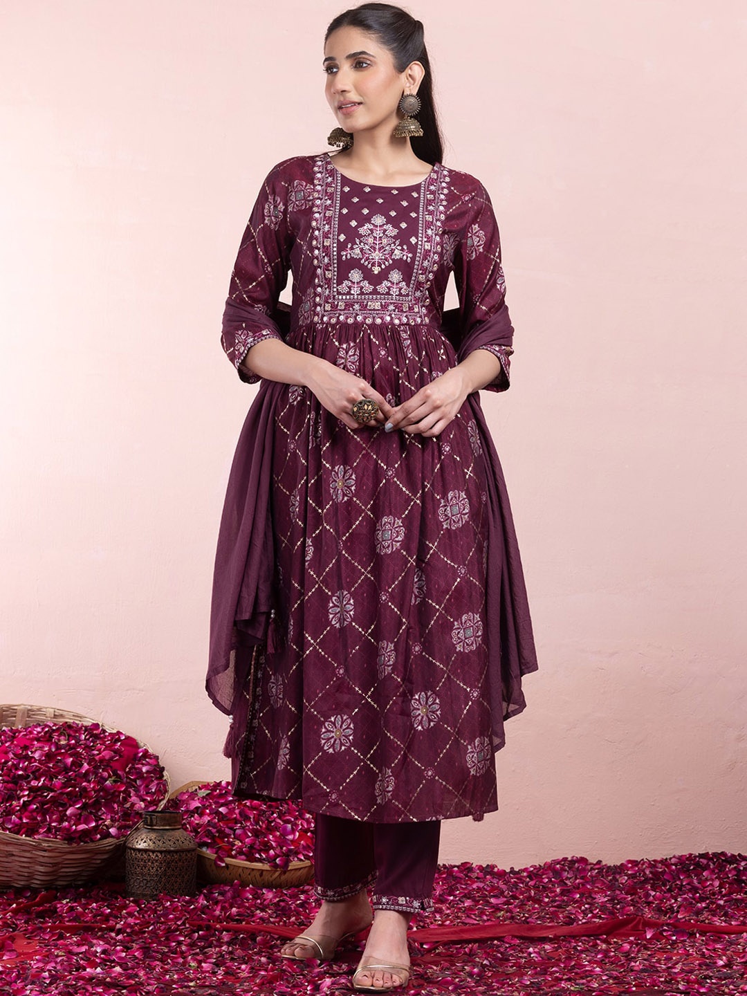 

INDYA Geometric Printed Kurta With Trouser & Dupatta, Maroon