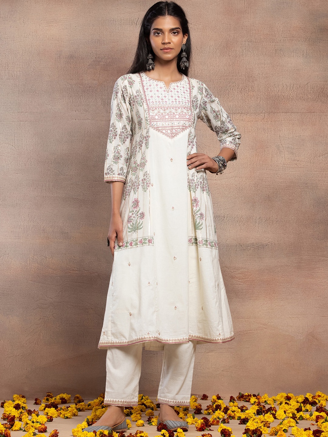 

INDYA Mughal-Printed A-Line Kurta With trouser & Dupatta, White