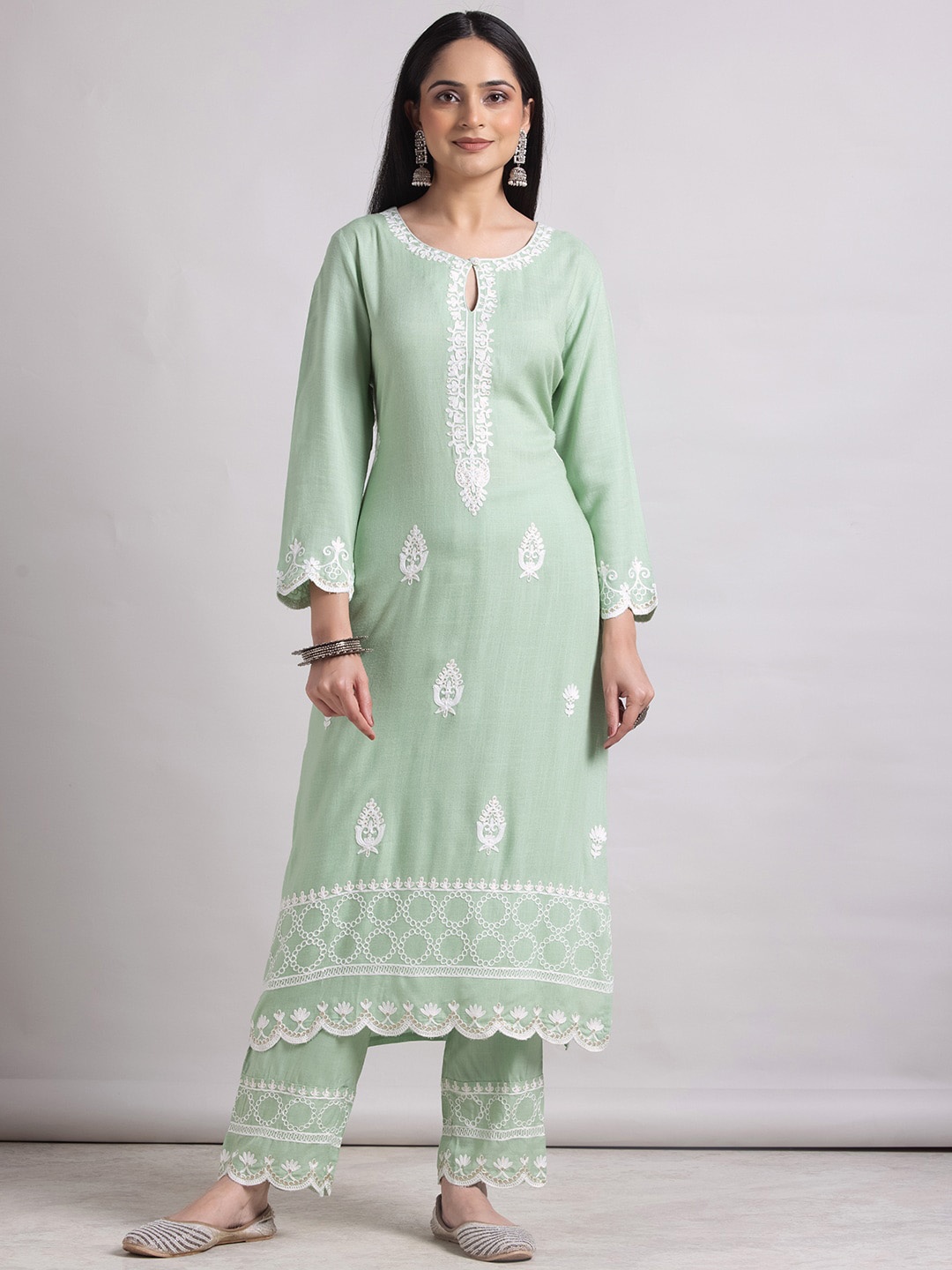 

INDYA Ethnic Motifs Embroidered Thread Work Straight Kurta With Trousers, Green