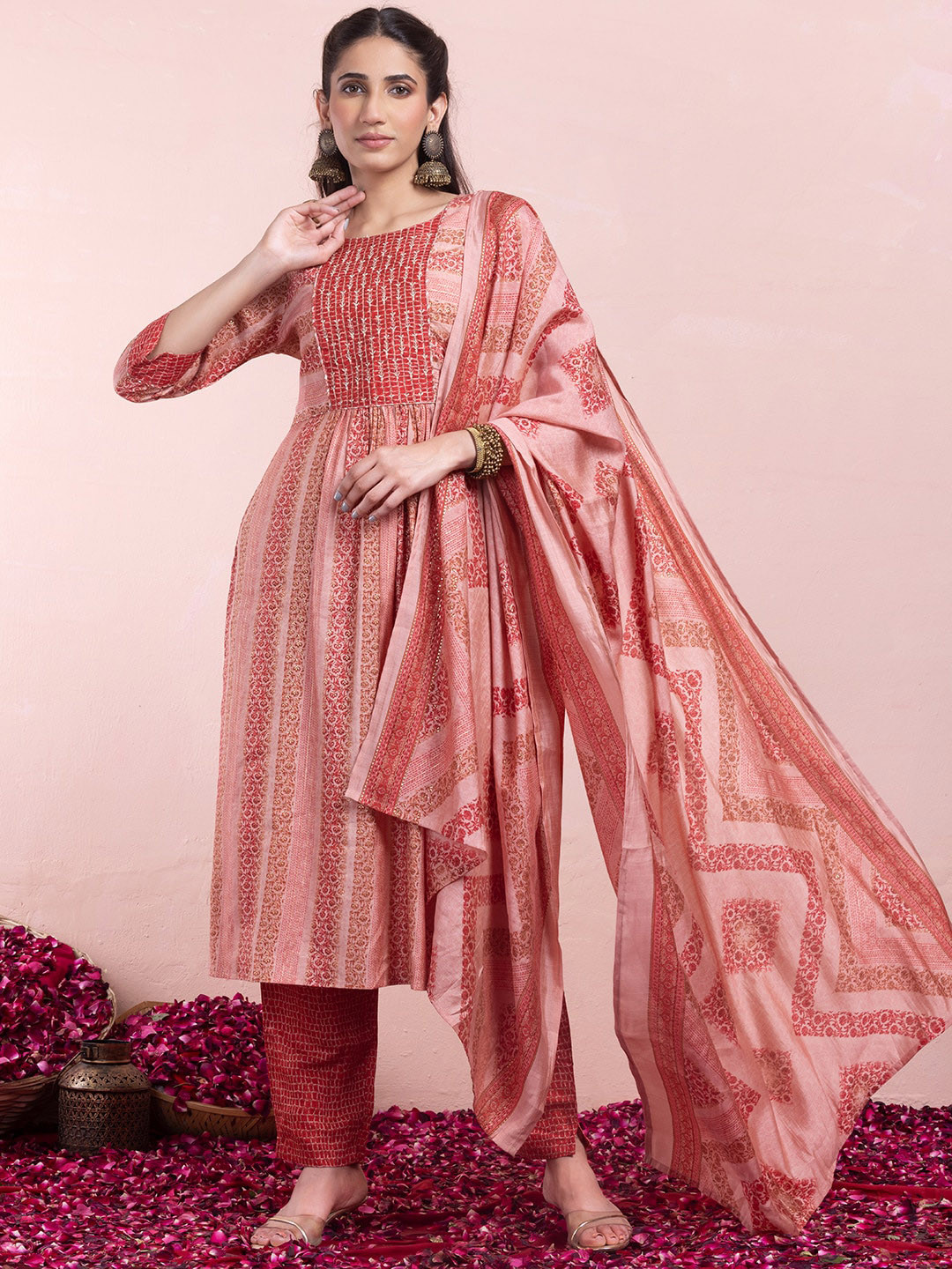 

INDYA Printed Kurta With Trouser & Dupatta, Peach