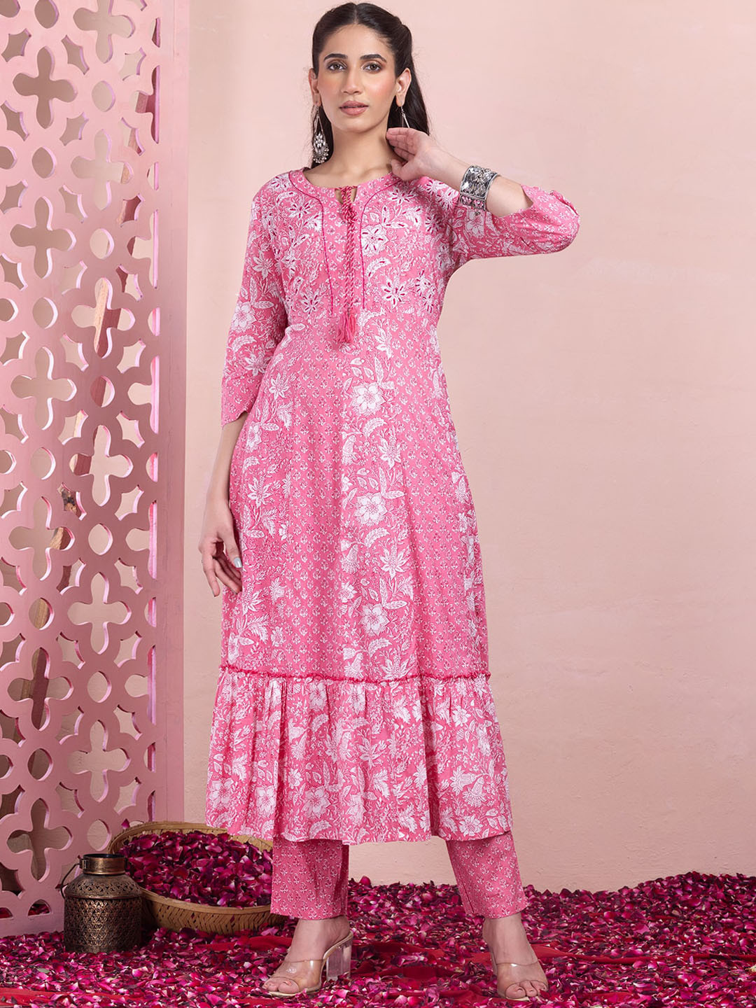 

INDYA Floral-Printed A-Line Kurta With Trouser & Dupatta, Pink