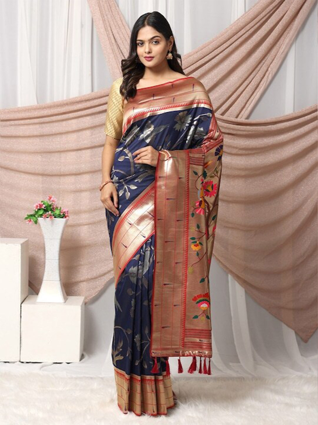 

PATLIPALLU Ethnic Motifs Woven Design Zari Paithani Saree, Navy blue