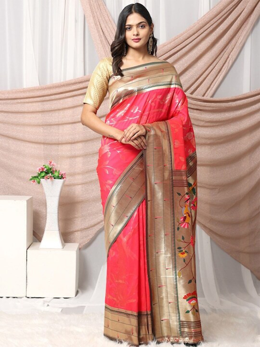 

PATLIPALLU Floral Woven Design Zari Paithani Saree, Pink