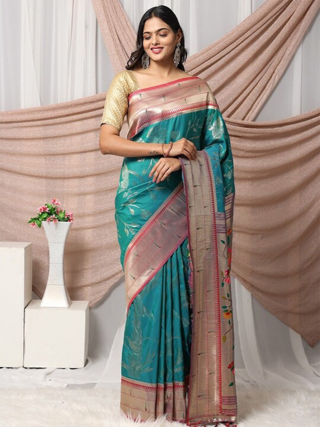 

PATLIPALLU Ethnic Motifs Woven Design Zari Paithani Saree, Teal