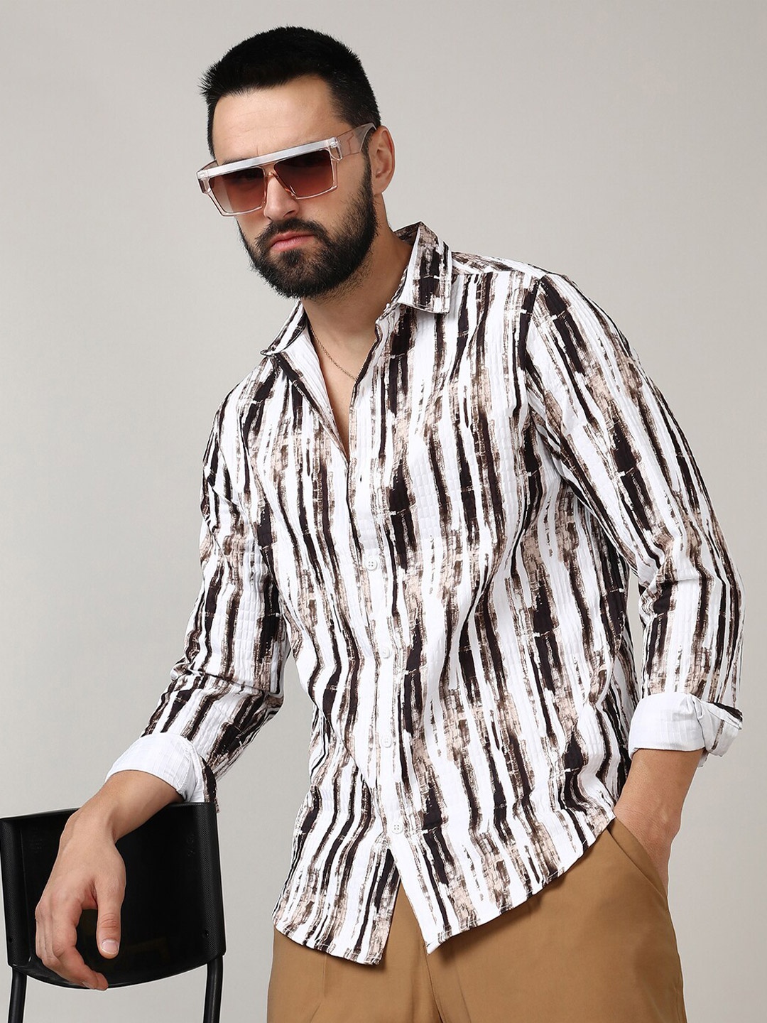 

Campus Sutra White Classic Vertical Striped Spread Collar Casual Shirt
