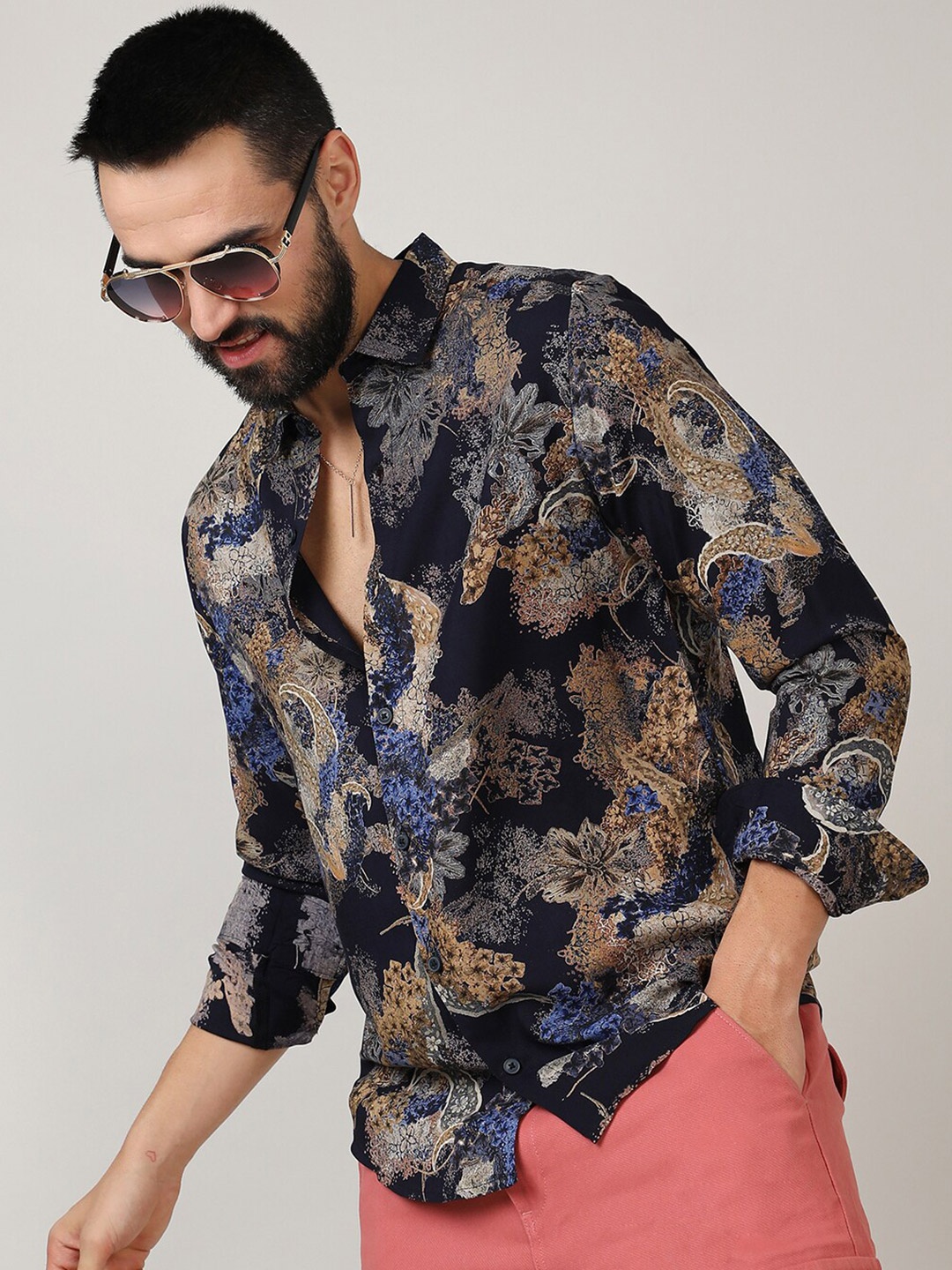 

Campus Sutra Black Classic Floral Printed Spread Collar Casual Shirt