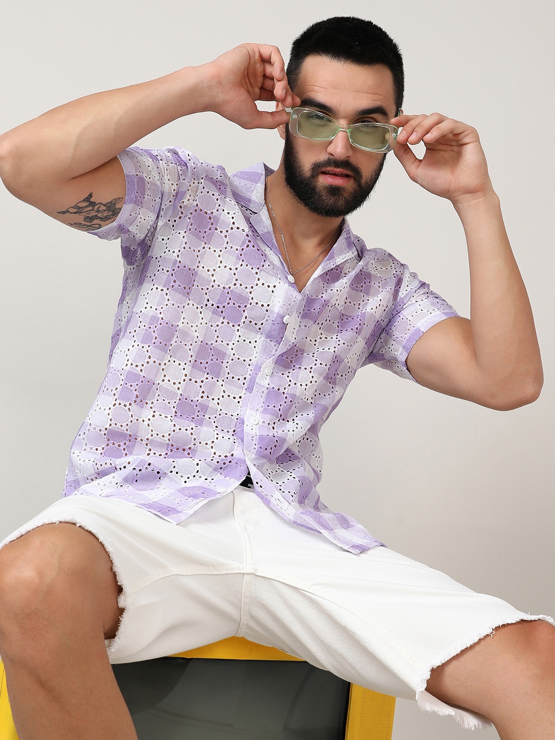 

Campus Sutra Lavender Classic Geometric Self Design Cuban Collar Casual Shirt