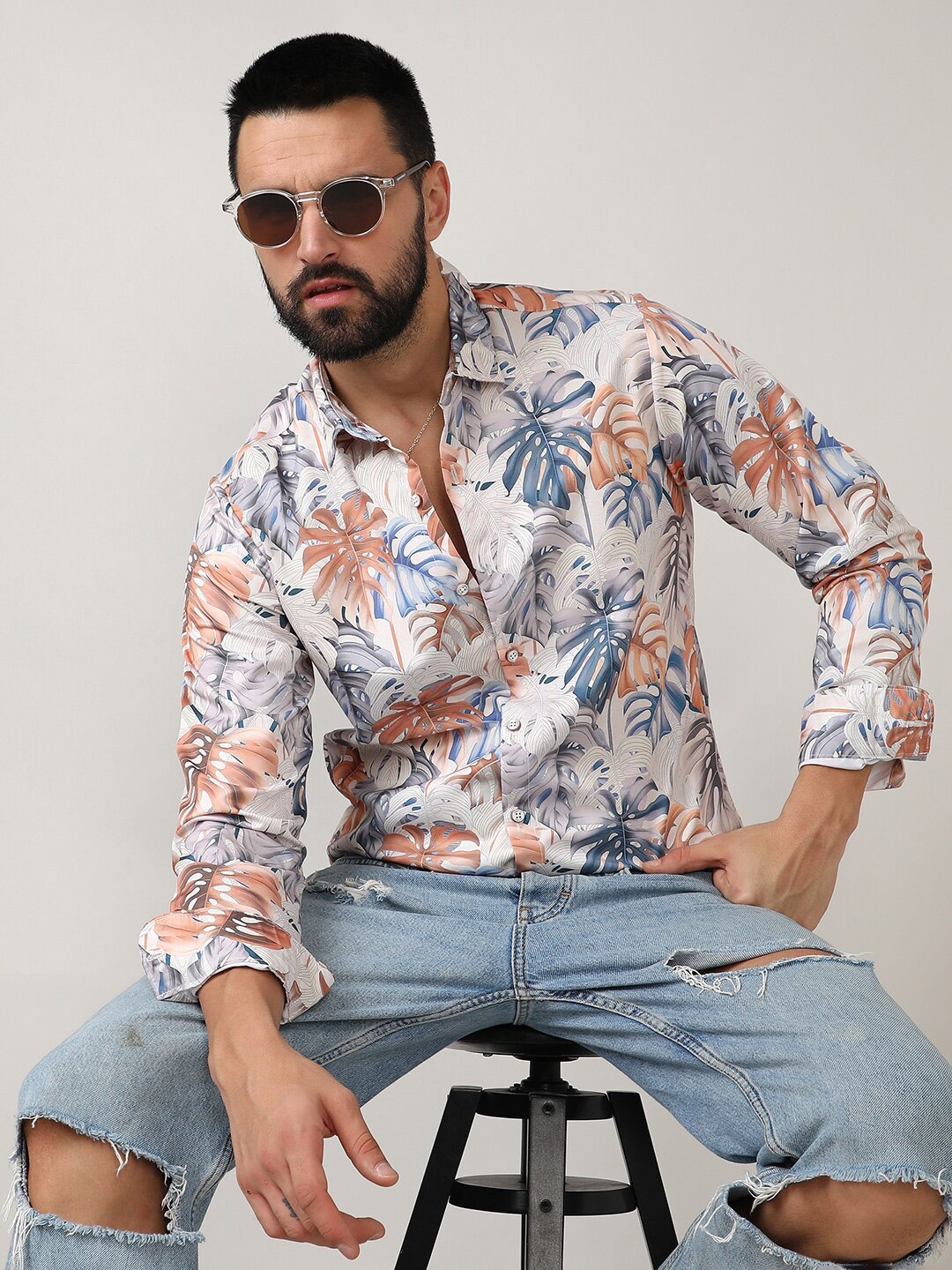 

Campus Sutra Off White Classic Floral Printed Spread Collar Casual Shirt