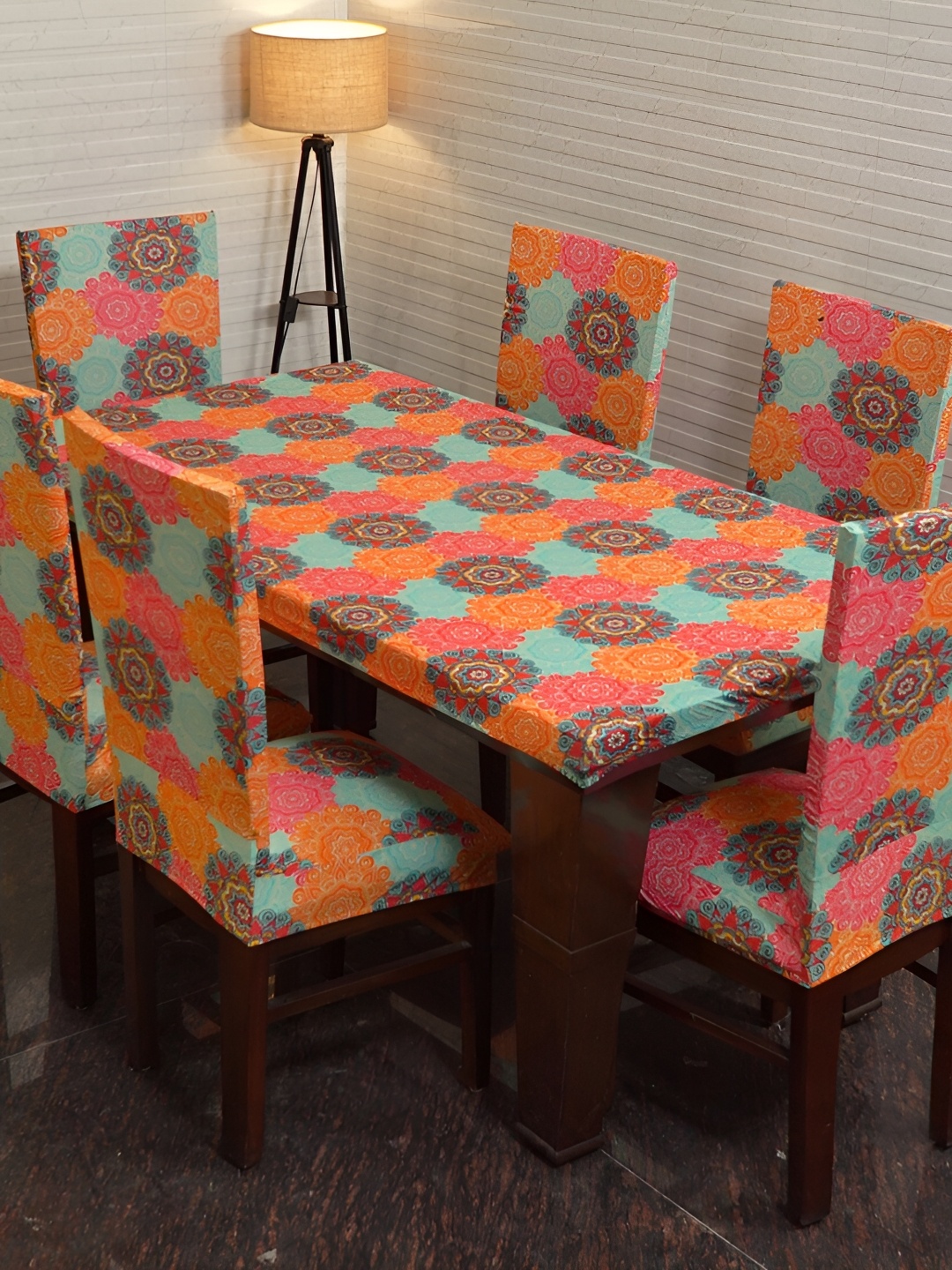 

Eleganta Orange Floral Anti-Slip 4-Seater Table Cover