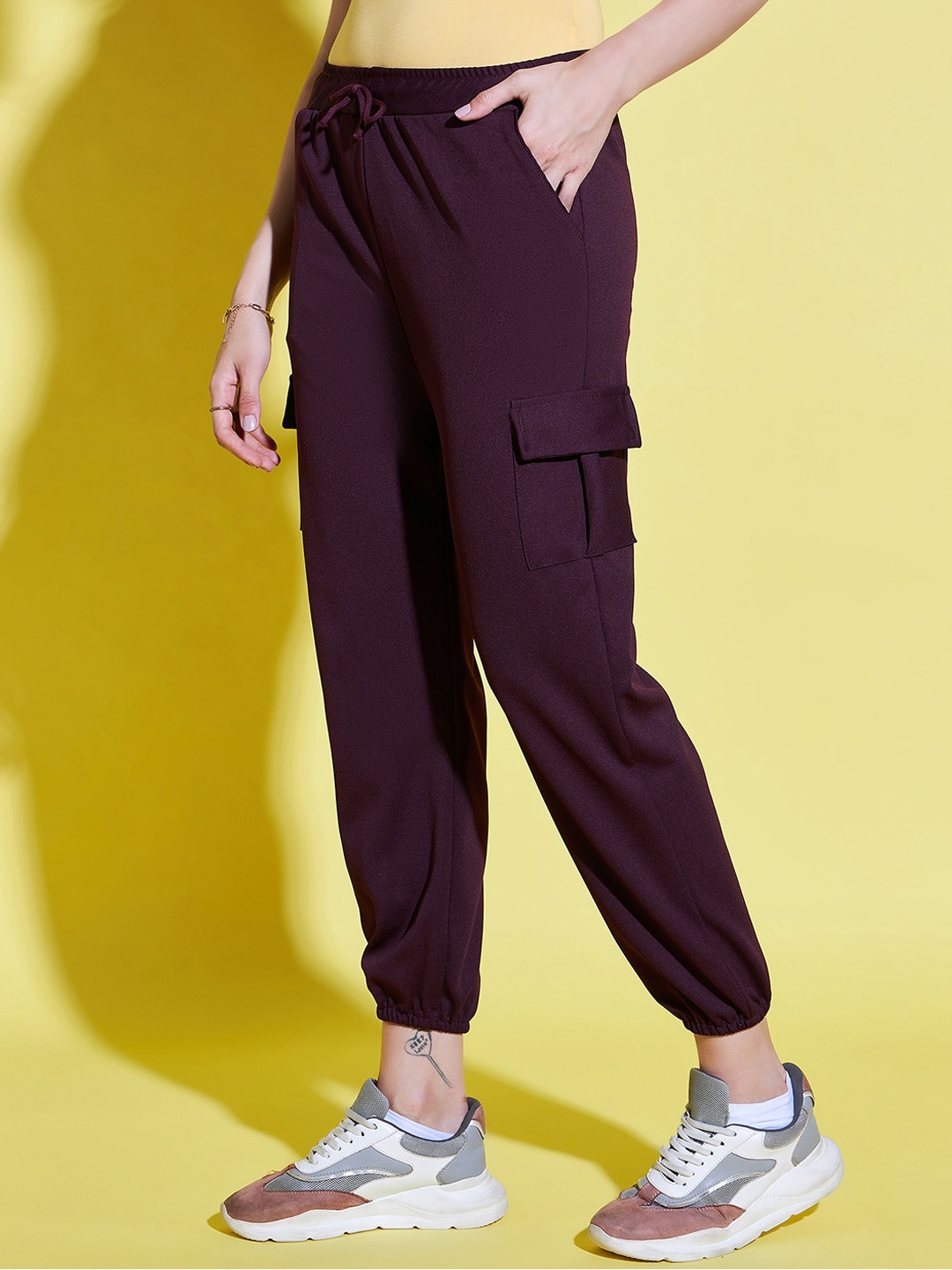 

BUY NEW TREND Women Relaxed Loose Fit High-Rise Cargo, Burgundy